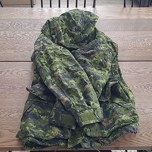 Excellent condition genuine Canadian Military Coat